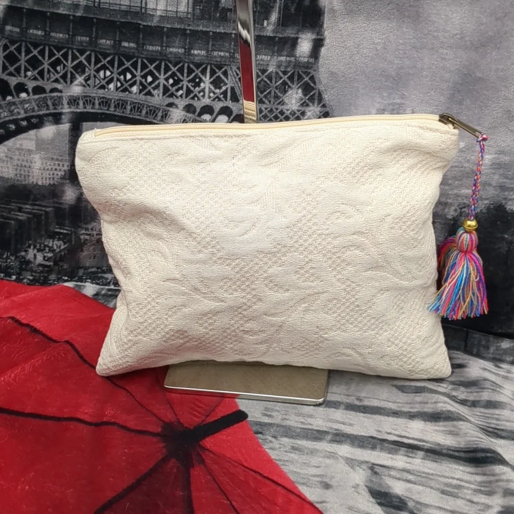 Embroidered Floral Clutch - Cream